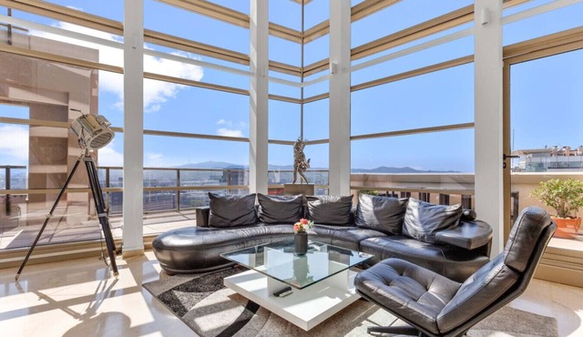 Penthouse Duplex with whole City and Sea Views!