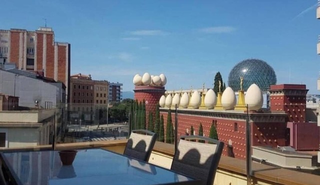 Penthouse overlooking the Dali Museum - Serena Stays