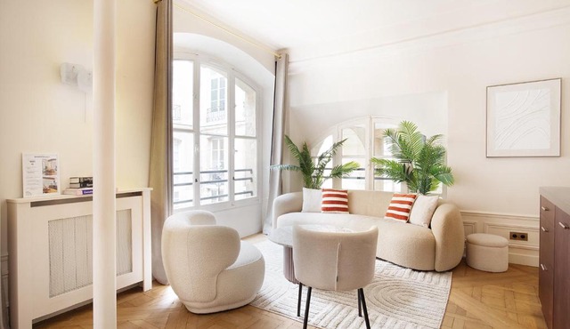 Pick A Flat's Apartements with services in Louvre - Rue des Halles