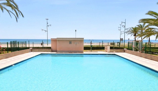 PINEDA 5 with communal pool, beach at 100m