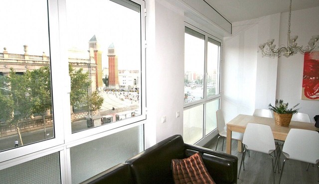 PLAZA ESPAÑA DELUXE & FIRA, nice, cute ,large and sunny light flat for rent by days in Barcelona, Plaza España.