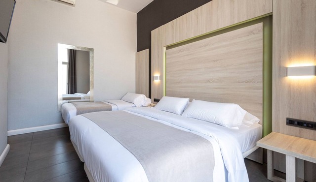 Plaza Goya Rooms