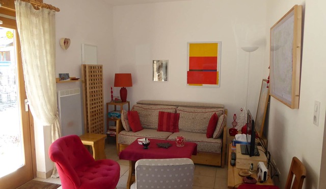 Pleasant 3-room apartment with garden, close to the center