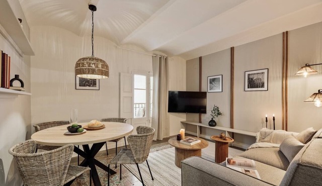 Poblet - 2 bedrooms and balcony in Poblenou