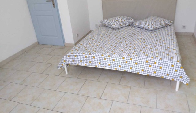 Pretty Apartment 15 min walk from the Promenade des Anglais