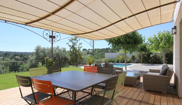 Price Drop! Air-conditioned villa in a quiet location with magnificent views.