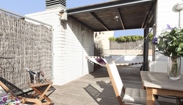 Private Terrace Penthouse that Accommodates 6 guests near the center