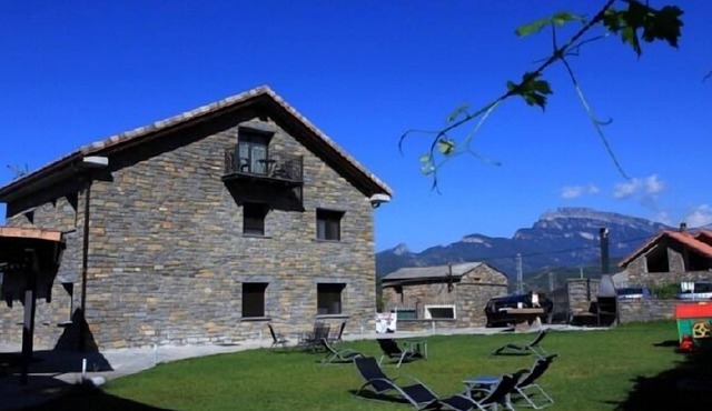 Puerta de Ordesa Apartamentos for 4 people