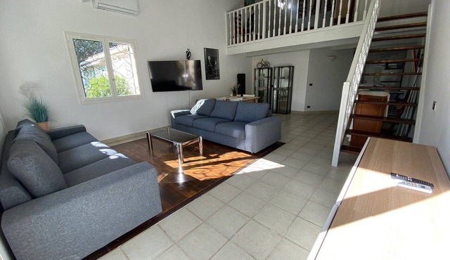 Quiet villa in Balaruc with aircon and parking