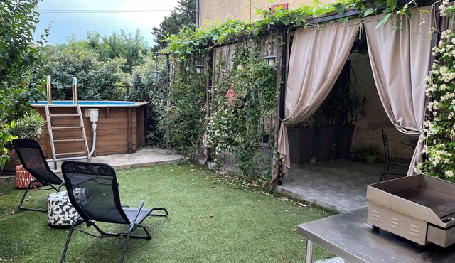 Relaxing stay at the foot of Mont Ventoux - terrace, pool & Provencal charm