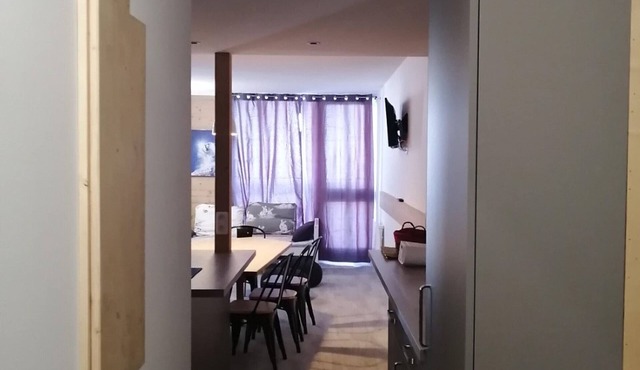 Renovated 3-Room Apartment, Balcony, 6/7 pers., WIFI