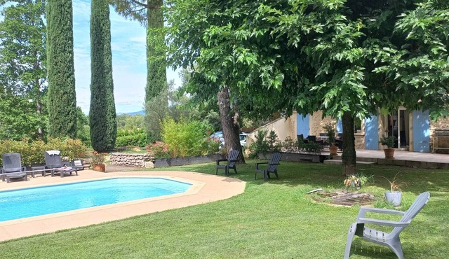 Renovated farmhouse, access to pools, park & swimming pool, close to hiking trails