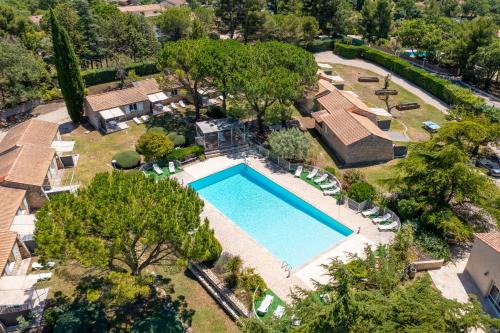 Rental with pool and AC in Provence n9
