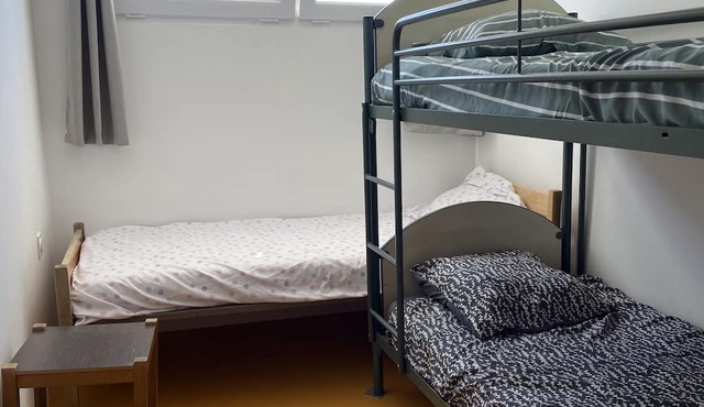 Room with Shared Terrace and Wi-Fi 10 Minutes from the Sea