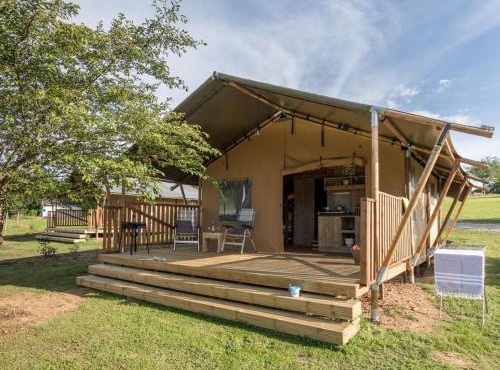 Séjour nature en tente toilée avec terrasse, 38m² pour 4 personnes - API-1-52-1483
