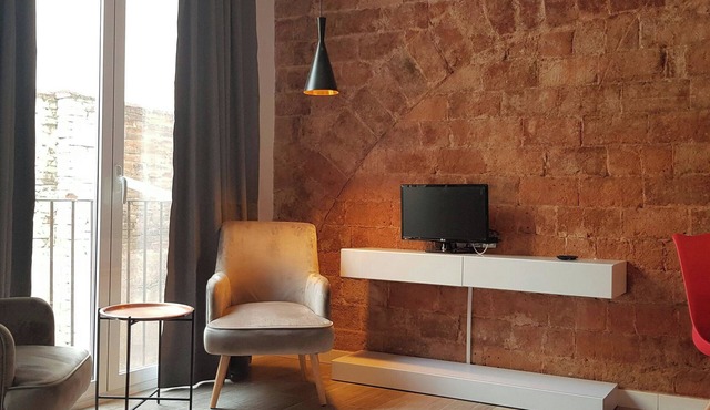 S4.Mercat Sant Antoni - Central Location. Metro L2
