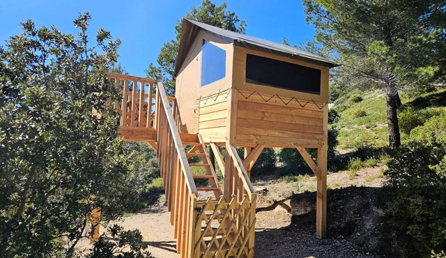 Sainte-Victoire" cabin, panoramic view, sleeps 2