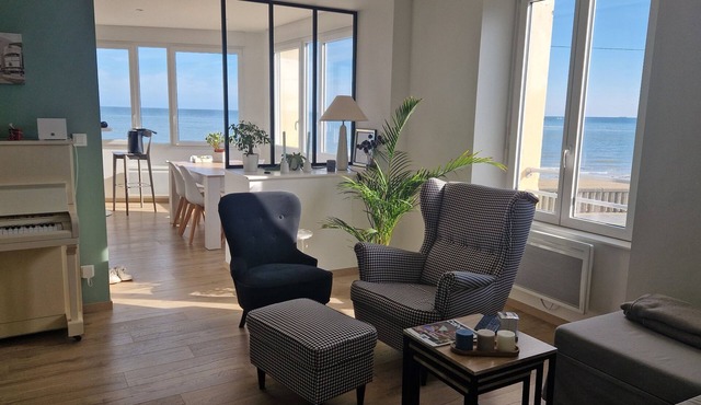 Seafront apartment