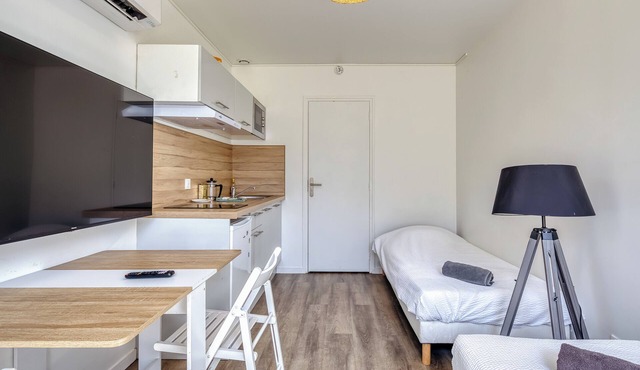 SER4 studio avec WIFI proche Rouen