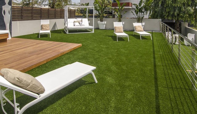 Sitges Spaces Garden Paradise -3 B.R./3 Bath/Huge Garden-Terrace & Pool-Sleeps 8