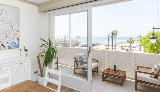 Sitges Spaces Seaside Paradise-3 B.R/2 Bath/Oceanfront/Sea View/Terrace-Sleeps 7