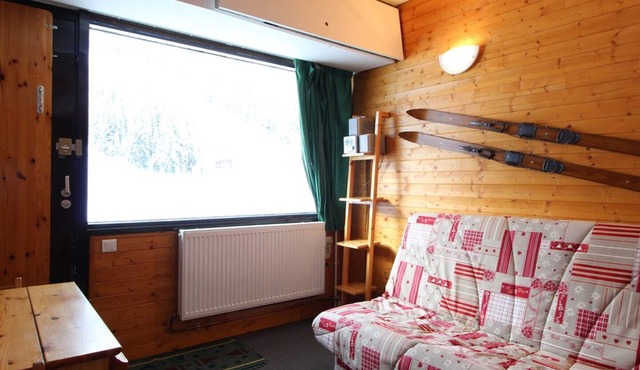 Ski-in/Ski-out Studio for 4 with Terrace, Stunning Views, Close to Shops