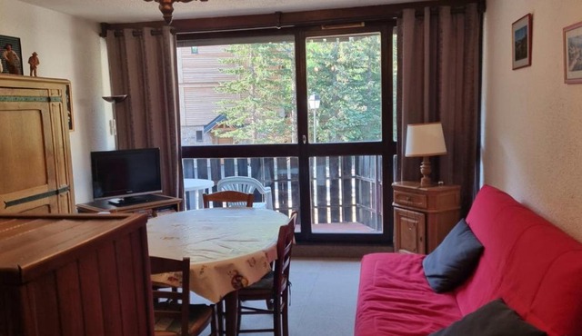 Ski-inski-out studio with balcony