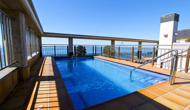 SOLUXE Apartment - Only Families - Beachfront