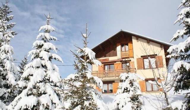 Spacious ground floor apartment of an individual chalet 'Les Ecrins', La Toussuire