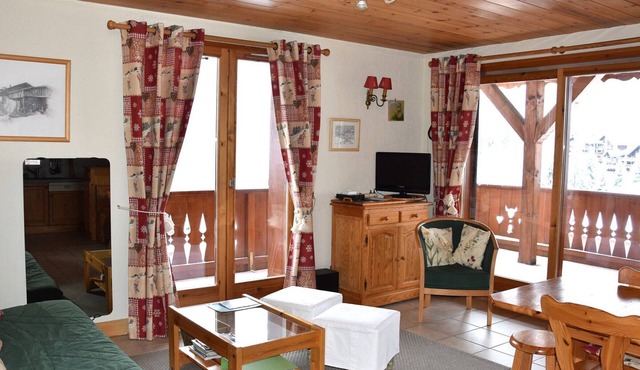 Spacious apartment, near cable car, terrace, WiFi
