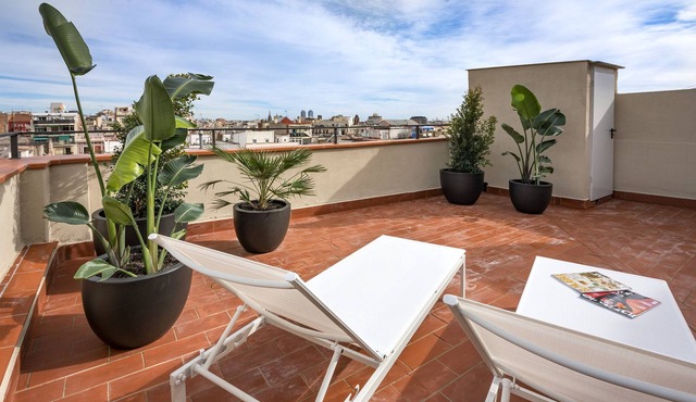 Spacious and Peaceful Terrace Long Stay Apartment