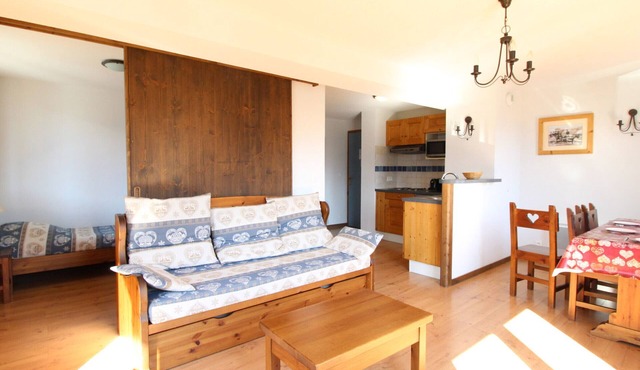 Spacious apartment for 6 in Aussois with balcony and wifi