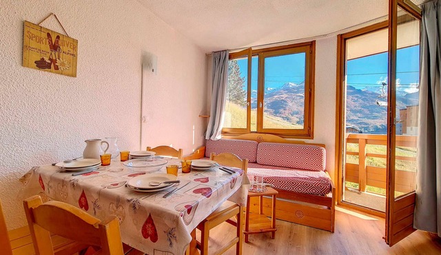 Spacious apartment near slopes and shops with south-facing balcony