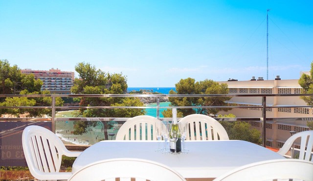 Spacious apartment with sea views and pool - UHC MARINA MAR