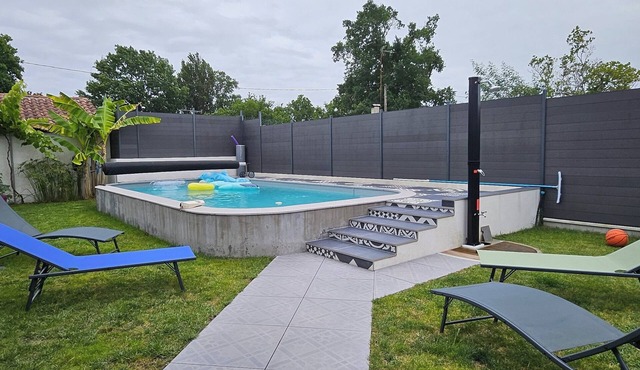 Spacious, bright villa ideal for a stay in Mimizan with private pool