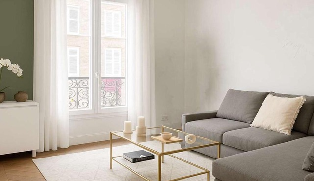 Spacious & chic flat with elevator access - Paris