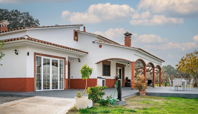 Spacious house, nature, 10 min from the sea