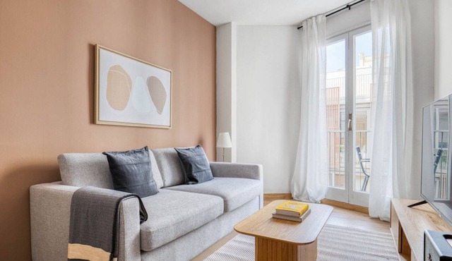 Spacious Sant Gervasi-Galvany del Poblenou 2BR w/Balcony, by Blueground