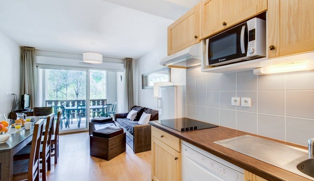 Spacious Valley Stay for Seven