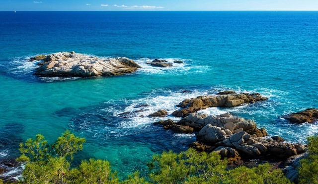 Splendid Sanctuary w/private pool 15km to Sitges!