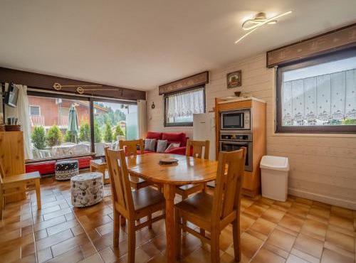 Studio cabine avec terrasse et parking au centre du village - FR-1-437-92