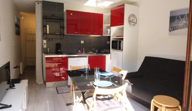 Studio Cabine RDC pour 2/3 Pers avec Jardin, Parking, LL, LV, Wifi - Proche Thermes et Télécabine - FR-1-313-223