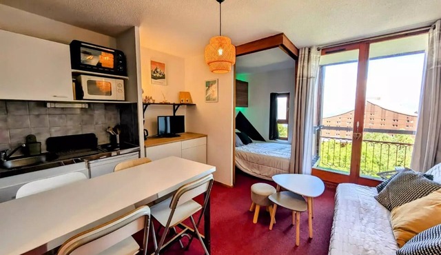 Studio for 4 people in Arc 2000 close to shops and slopes