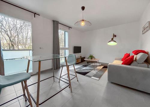 Studio Lumineux Avec Balcon