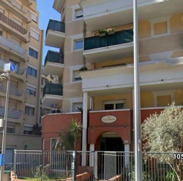 Studio magnan grand balcon