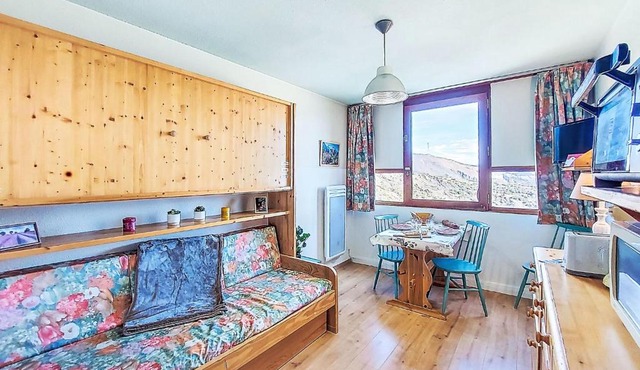 Studio Vostok Zodiaque-27 by Interhome