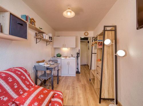 Studio Vostok Zodiaque-80 by Interhome