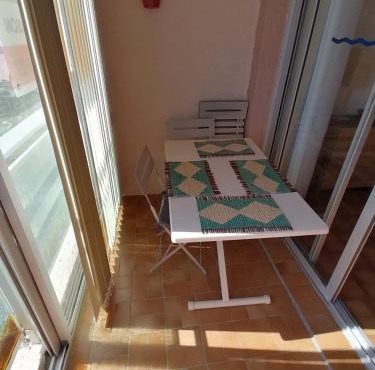 Studio vue sur la mer au 6ème et dernier étage