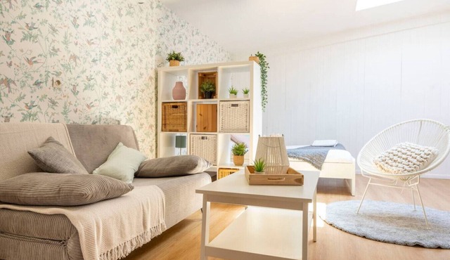 Studio with free, private parking