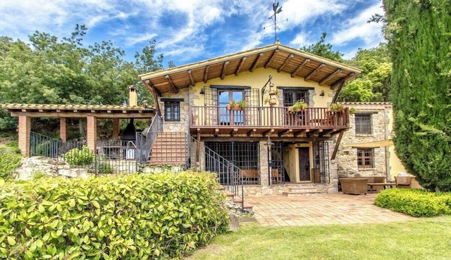 Stunning Costa Brava mountain retreat - beach 30km